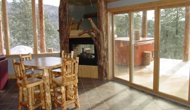 Luxury Vacation w/Hot Tub- Best Views of Black Hills- Black Hills Cabins.net