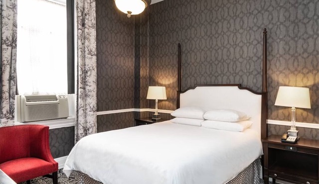 Maryland Inn Queen at Historic Inns of Annapolis | Pets are Allowed