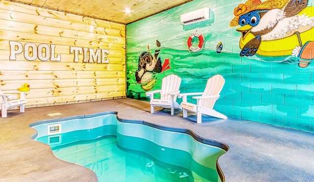 ✨Mighty Chickadee✨ Indoor Pool, Hot Tub, Pool Table, Firepit, A+ Views, Dogs OK