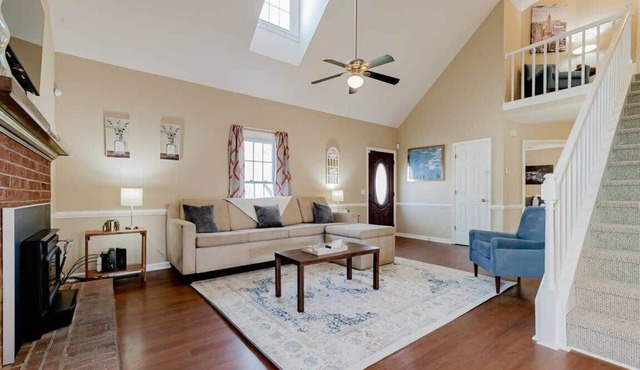 Minutes to Fort Jackson- Stay at the Breeze on Inn