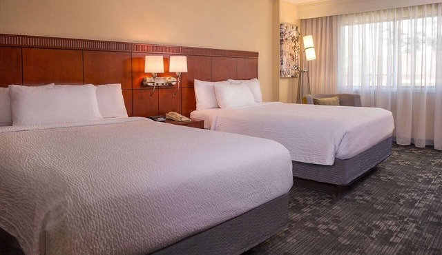 Modern 1 BR Suite Comfort Near Pavilion Pet-Friendly, Gym