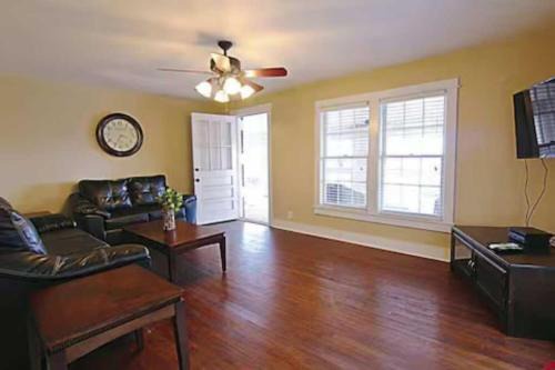 Modern Florence Suite Near UNA with Patio Sleeps 4