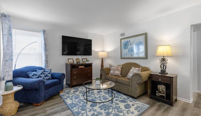 Modern Garden 1BR | Laundry + Pets OK | Quiet