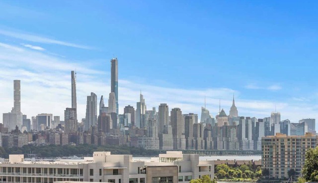 Modern Luxury Townhome with NYC Views