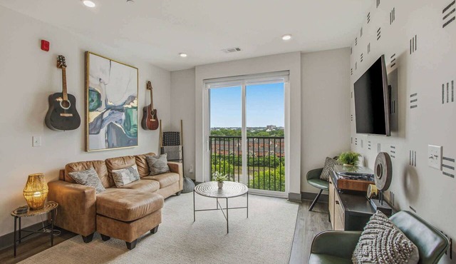 Modern Nashville Condo Near Broadway & The Gulch