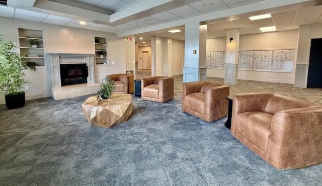 Modern Omaha Apartment: Fitness & Pickleball Courts