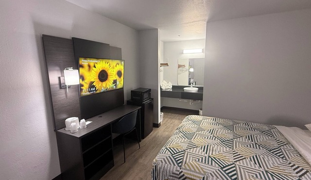 Motel 6 Des Moines, IA - North