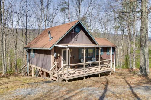 Mountain Retreat w/Loft, Fire Pit, & Grill