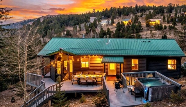 Mountain View Retreat - Game Room + 2 Living Areas