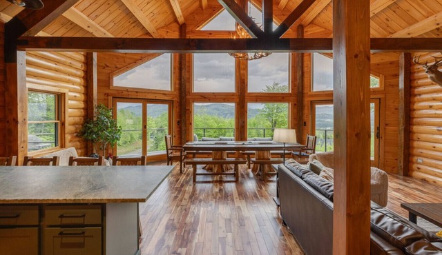 Mountaintop Cabin with Incredible View