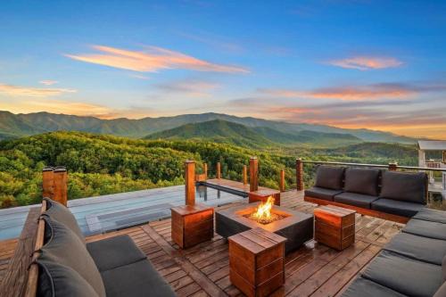 Mt Sunshine - Infinity Pool Sleeps 22 12 Beds