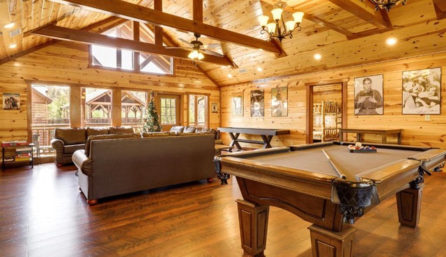 Mtn-View Home w/Heated Indoor Pool & Hot Tub