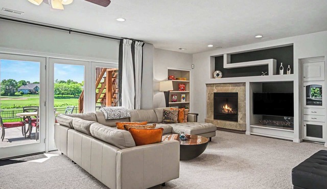 Mulligan Manor, Scenic Golf Views & Fun Amenities!