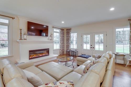 Near Chesapeake Bay: Home w/Hot Tub, Yard Games!