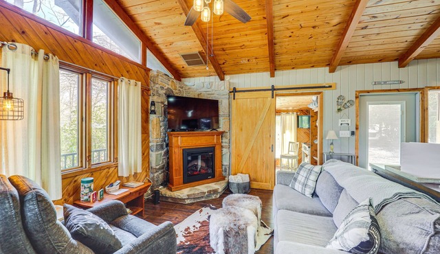 Near Lake + Trails: Rustic Newland Cabin w/Deck!