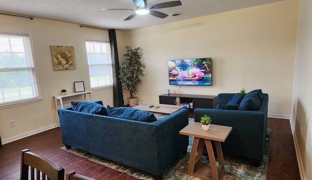 Near Sherman College 2BR w/Wi-Fi + Washer/Dryer
