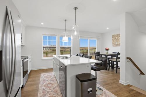 New 4BR Townhome Near Harpers Ferry townhouse