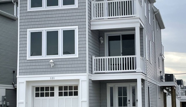 New home with private beach and rooftop deck