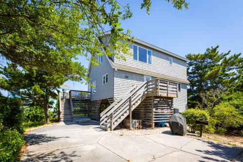 New Listing Steps from beach & sound access