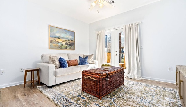 New Modern Getaway ~ 1br, Patio & Pool