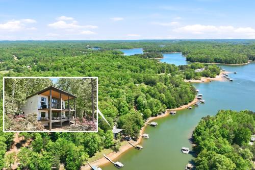 New Modern Lakefront Home on Lake Lanier with dock