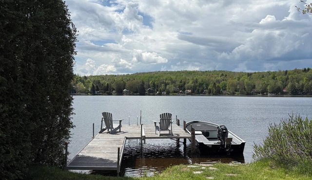 *NEW *Waterfront home - Lovering Lake - Le Love in Stanstead