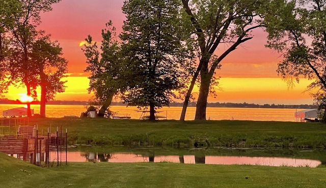 New West Battle Lake Home, perfect for large gatherings, reunions, and retreats!