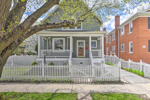 Oak Park Home w/Grill - 5 Mi to Garfield Park!