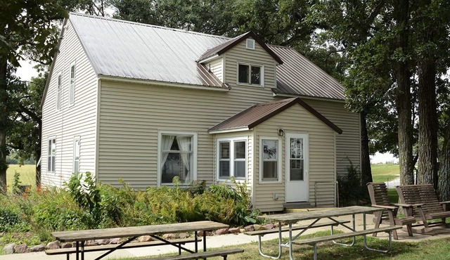 Oakridge Farmhouse at Whiterock Conservancy