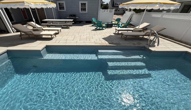 OCEAN BLOCK single family home. Close to the Beach!