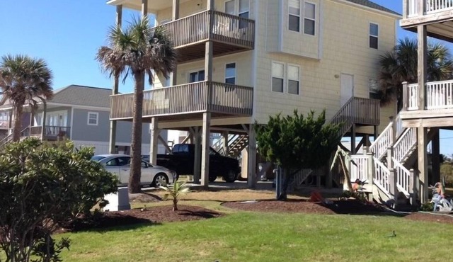 Ocean Panoramic view with Elevator and 4 bedrooms.