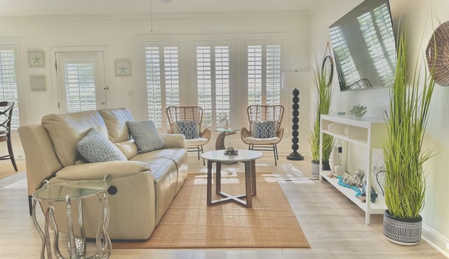 Oceanfront, Ocean Club F101, Linens included, 3Br 2ba, pool