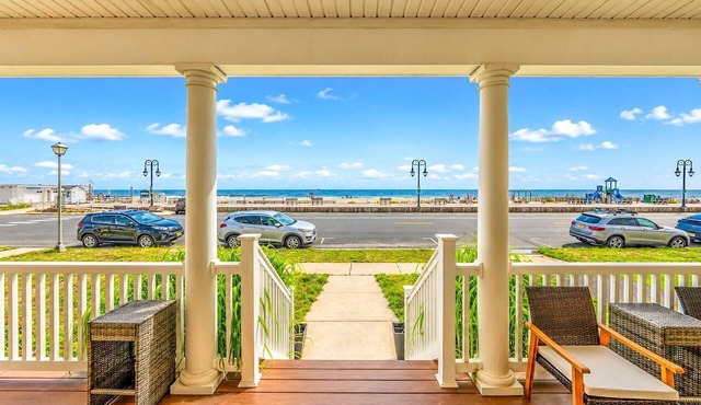 Oceanfront Retreat (Entire Property)8BR w/Deck