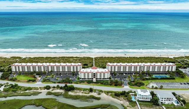 Oceanfront 3BR Condo w Pool, Balcony Views & Direct Beach Access