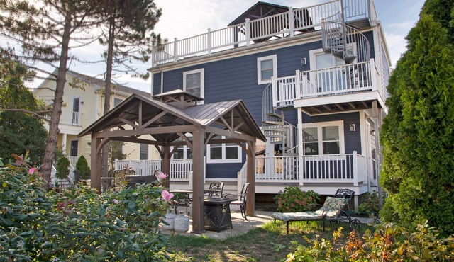 Oceanside Multi Family - Steps to Beach - Roof Top Deck & Amazing Outdoor Space