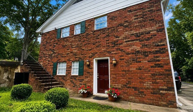 Ocoee Adventure Studio Near Whitewater - Pet