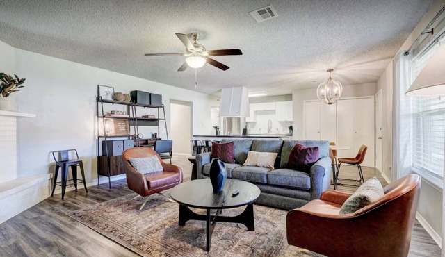 OKC Getaway! Just 20min From The Heart of OKC/Bricktown!