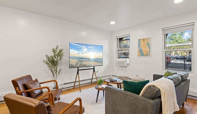 One Hamilton Essentials - 3 Bedroom 2 Bathroom Apt Mins to NYC