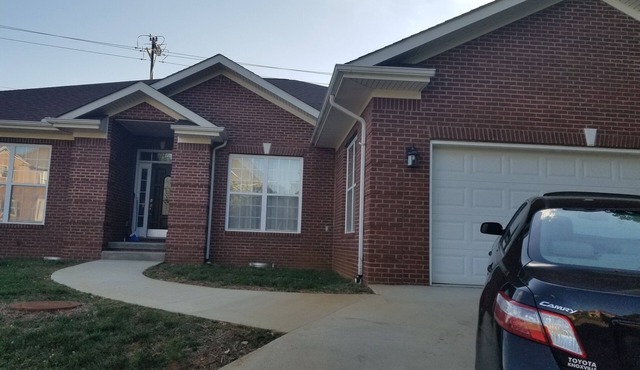 One level ranch home. Close to lake and park,bicycle lane, walking trail .