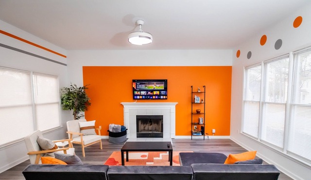 Orange Hills! 4 Bdrms & Hot Tub!