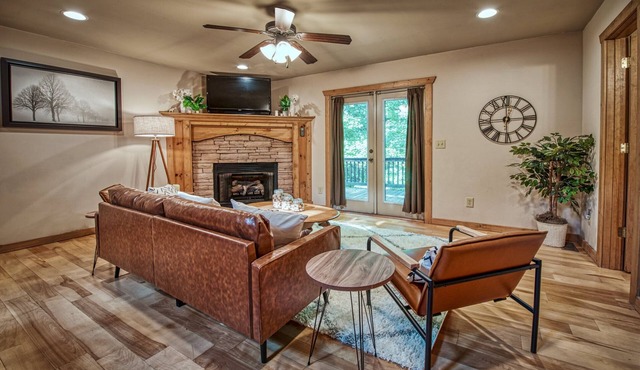 Orchard House - 4BR/3.5B ✔Hot Tub✔ Pet Friendly✔ Firepit✔ Grill✔ Gameroom✔