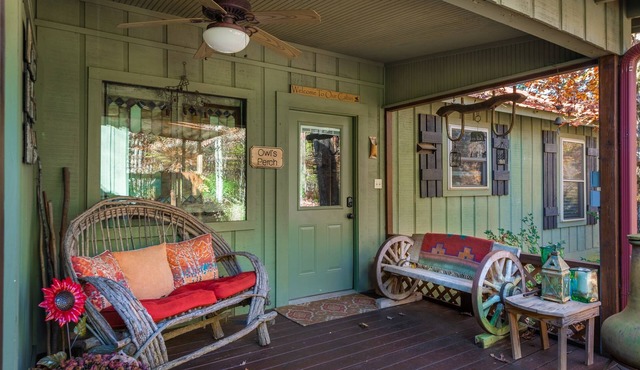 Owl’s Perch-lakefront, paddle boards, pool table