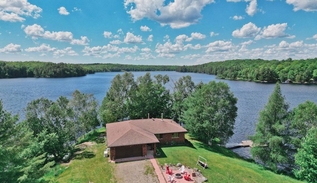 Panoramic Views, Sunrise/Sunset, EV Charger Kayaks in Magnetawan