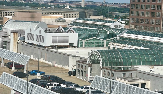 Pentagon City 2BR Retreat - Shopping, Dining & Metro Nearby