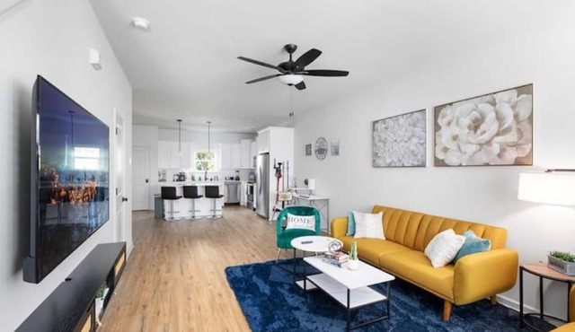 Perfect Getaway Prime Location w/Game Room & HotTub