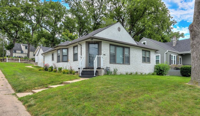 Perfect Location in Omaha, Walking distance to Aksarben village and Boxter Arena