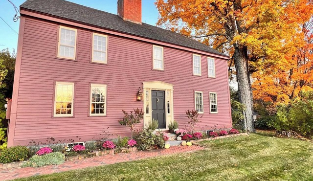 Perfectly Appointed Spacious 3-bedroom Country Estate in quaint Hancock