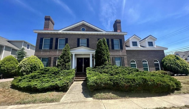 Pet Friendly 3 Bedroom that Sleeps 10