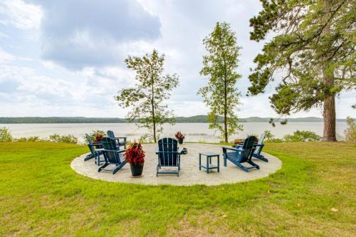 Pet-Friendly Cushing Home w/Dock & Fire Pit