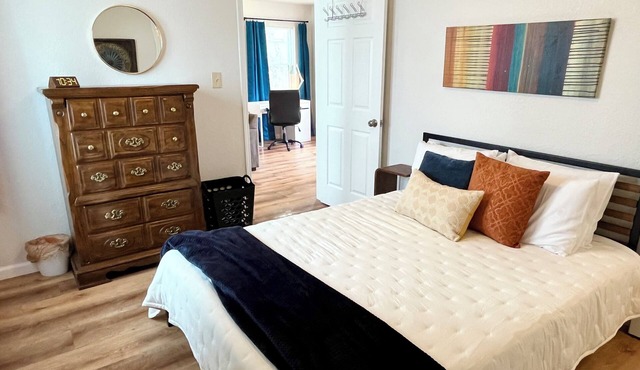 Pet-friendly Ground-lvl Queen Laundry 30+days